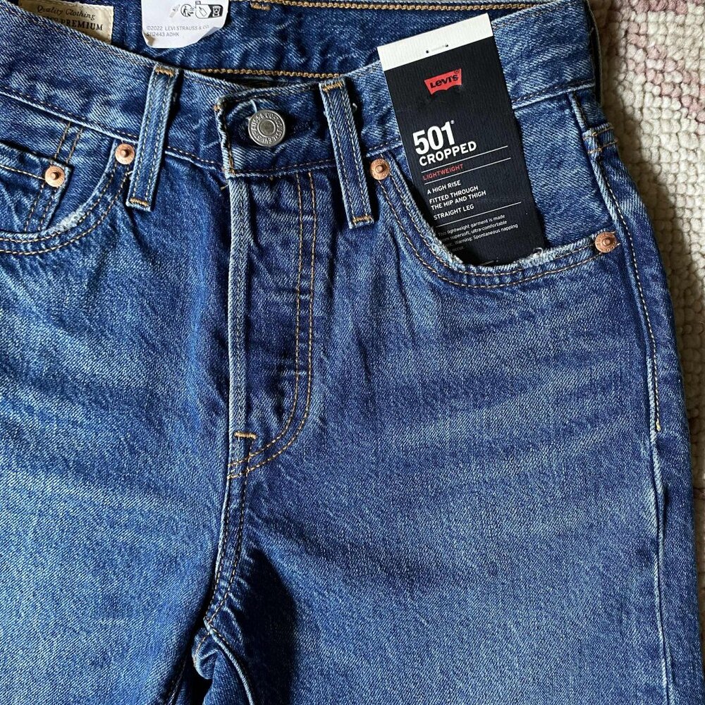 LEVI'S 501 Original Fit Cropped Lightweight Jeans (Size: 23x26) NWT - Picture 9 of 12